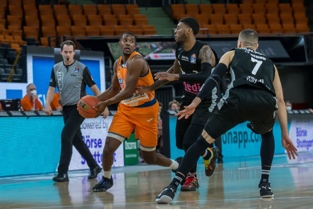 总令人捉摸 总令人捉摸